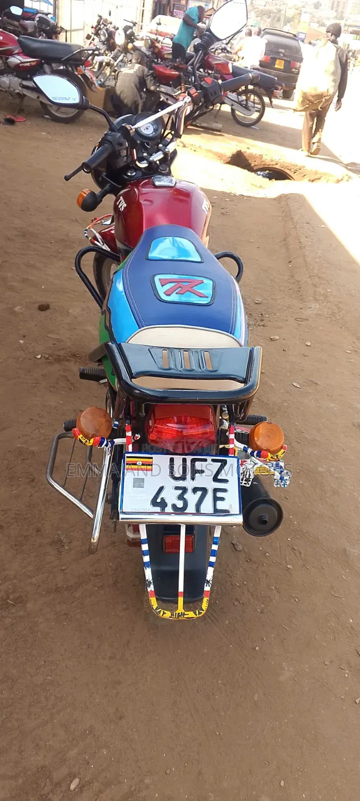 TVS HLX 125 2023 Red