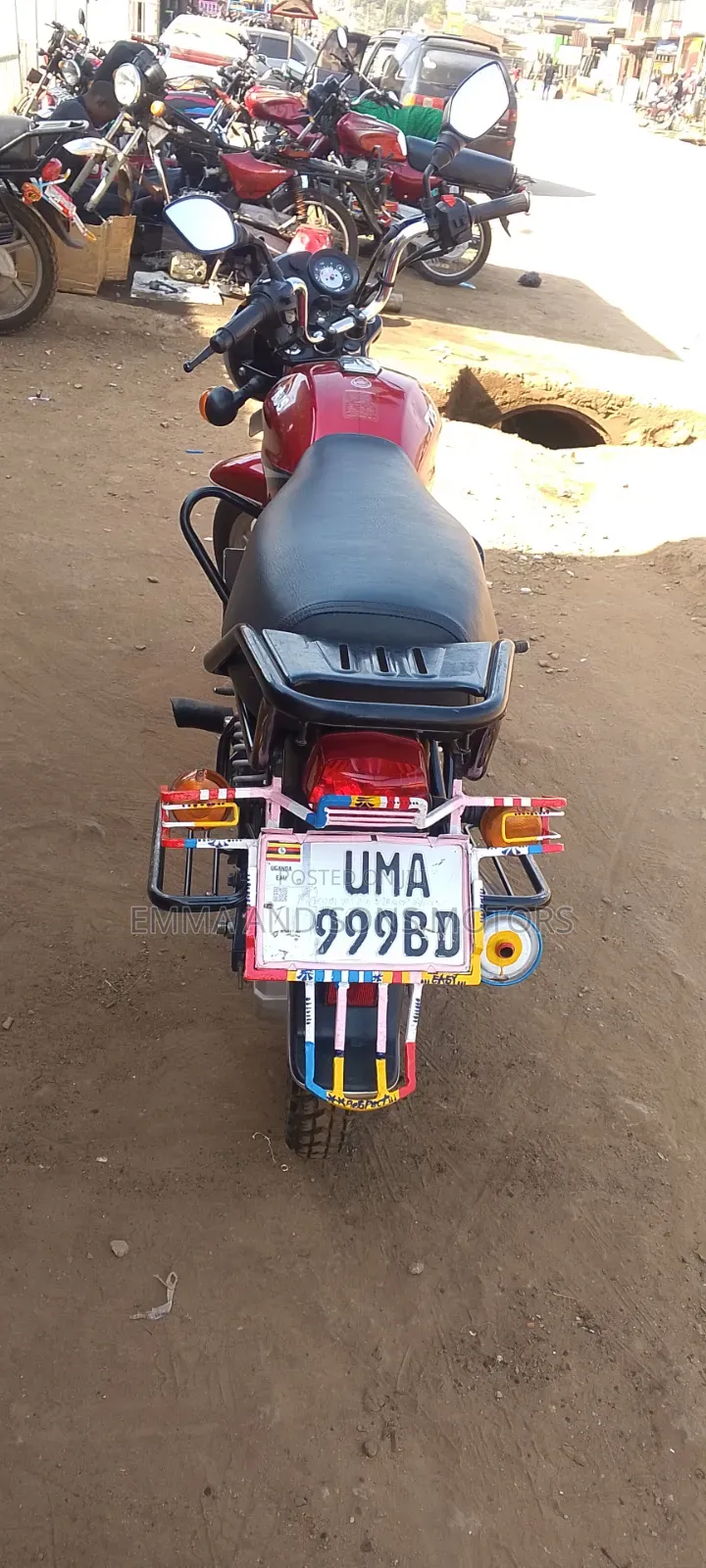 TVS HLX 125 2024 Red