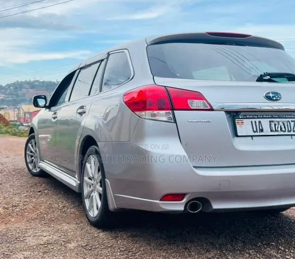 Subaru Legacy 2.0D Sedan 2012 Silver