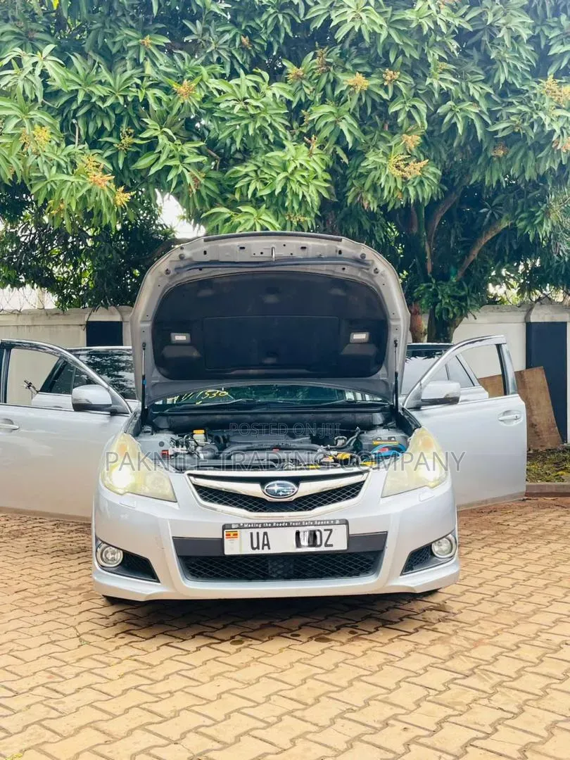 Subaru Legacy 2.0D Sedan 2012 Silver