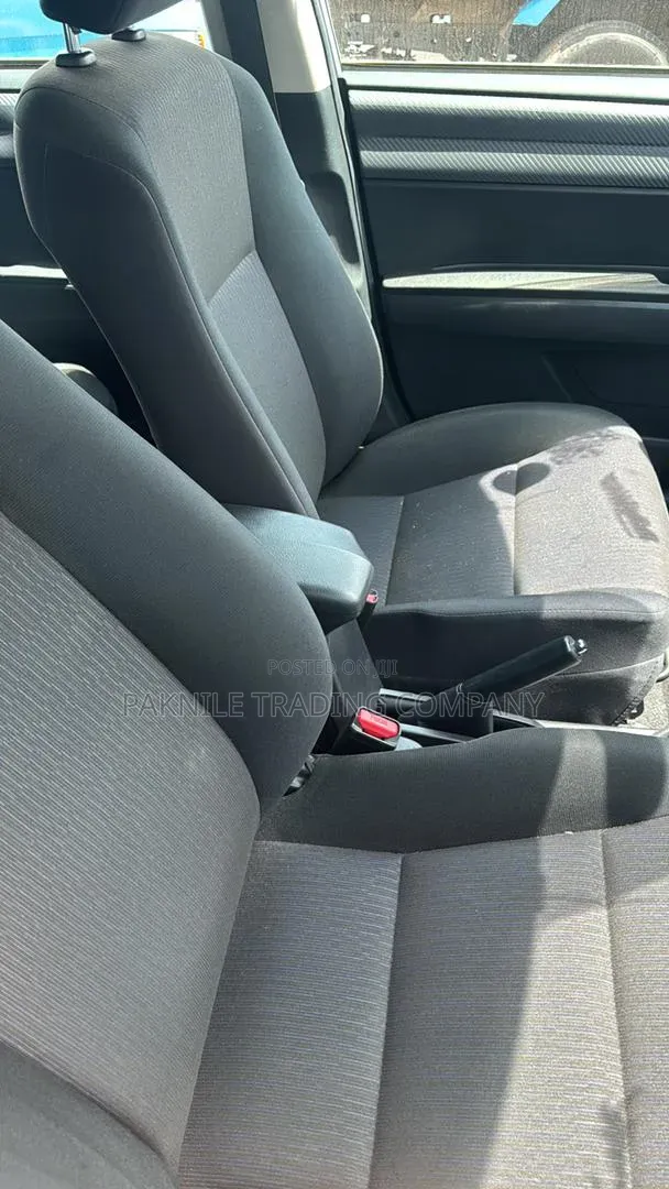 Subaru Legacy 2.0D Sedan 2012 Silver