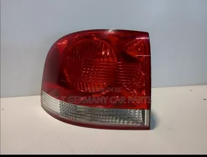 Tail Lights/Back Lights for Volkswagen Tuareg Model 2006 7L