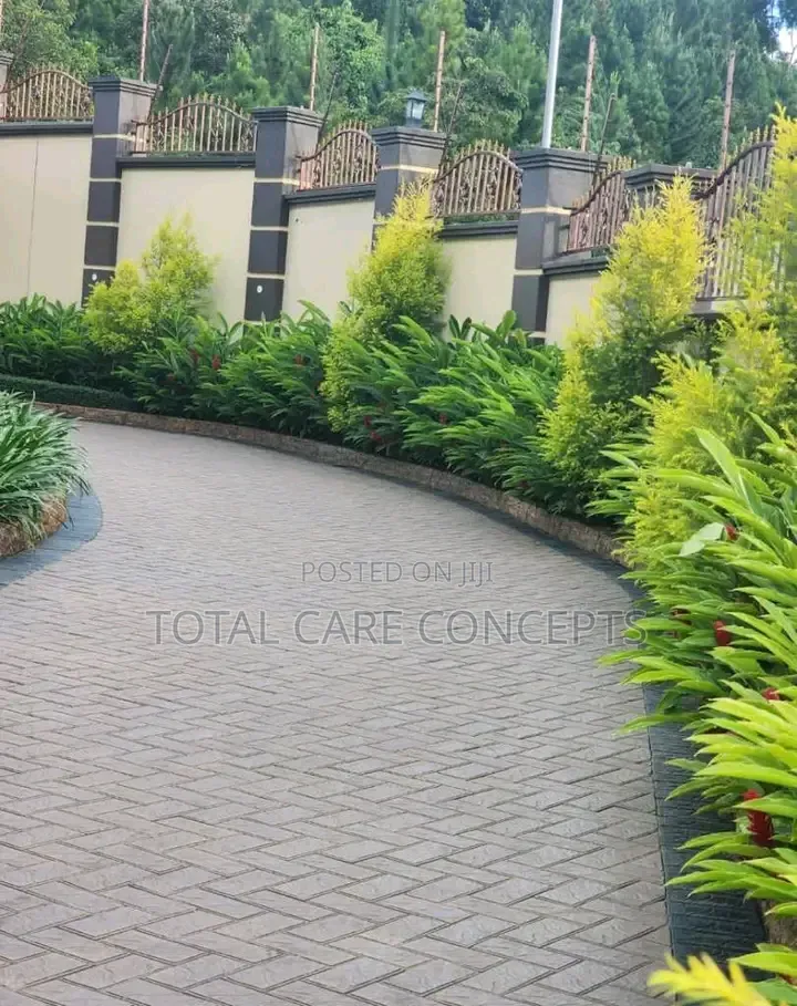 Expert Compound Designers and Gardening Specialists