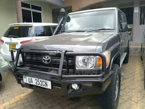 Toyota 4-Runner TRD Off Road 4dr 4x4 (4.0L 6cyl 5A) 2017 Green