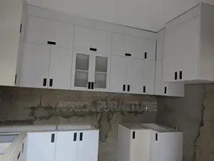 Morden  White  Kitchen Cabinet  Disgn