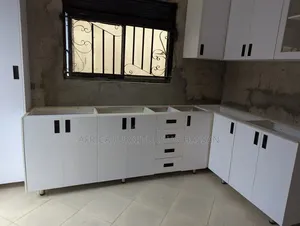 Morden  White  Kitchen Cabinet  Disgn