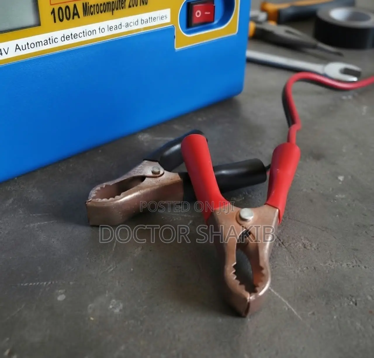 100A Microcomputer-Controlled LCD Smart Car Battery Charger