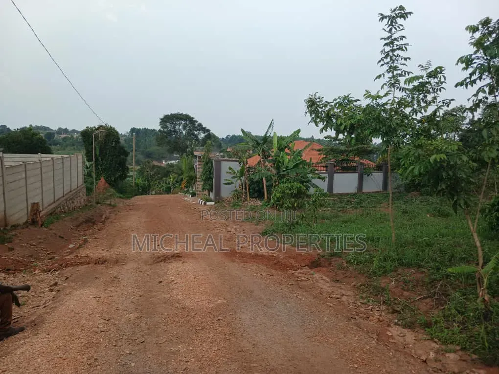 100ft by 100ft for Sell Kasangati Nalusuga at 100m