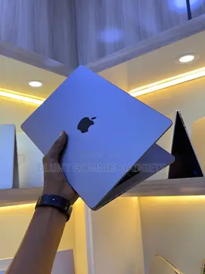 Laptop Apple MacBook Pro 2021 M1 16GB Apple M1 HDD+SSD 512GB