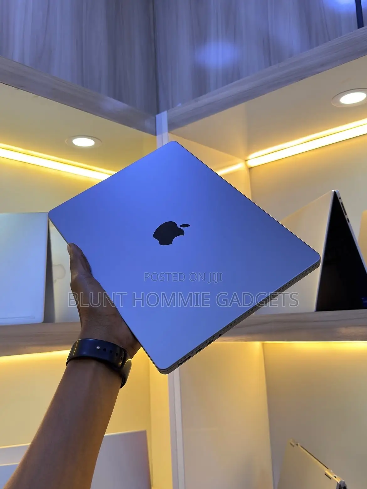 Laptop Apple MacBook Pro 2021 M1 16GB Apple M1 HDD+SSD 512GB