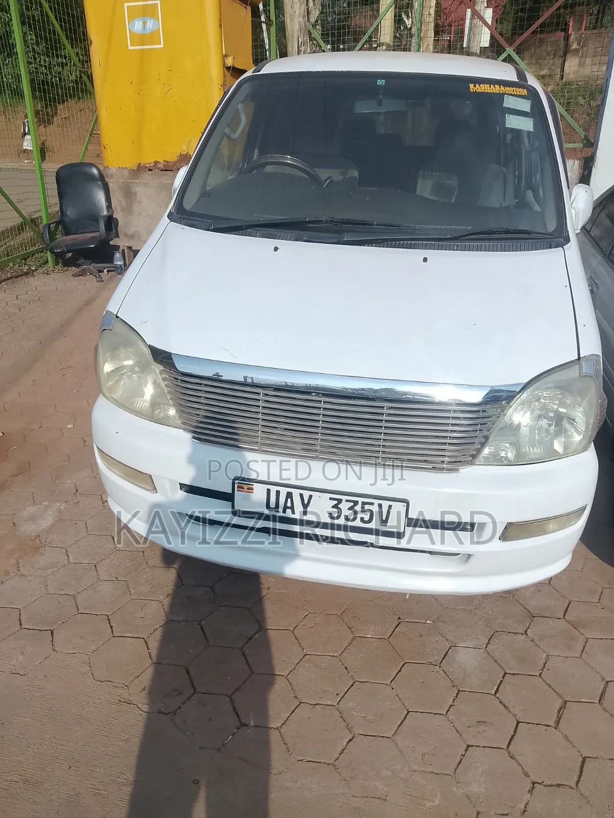 Toyota Harrier 2001 White