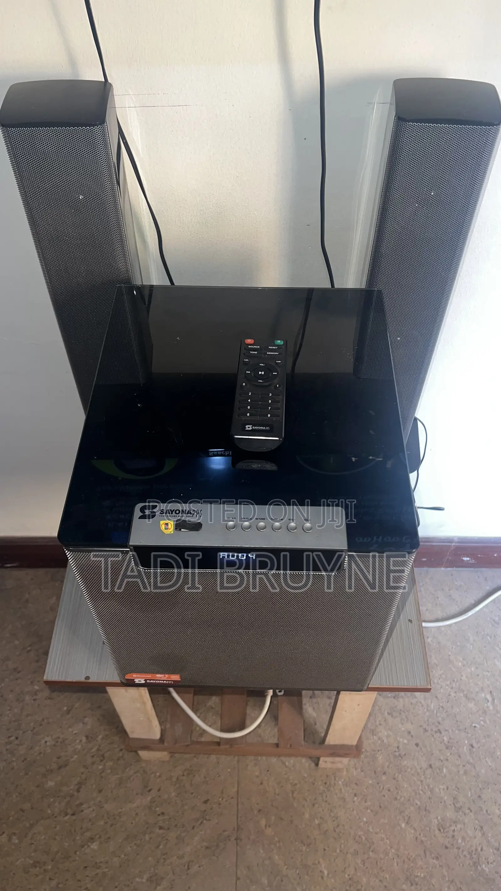 Sayona Speaker