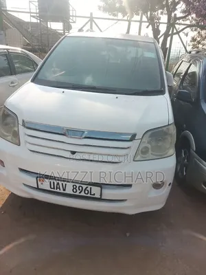 Toyota Noah 2003 White