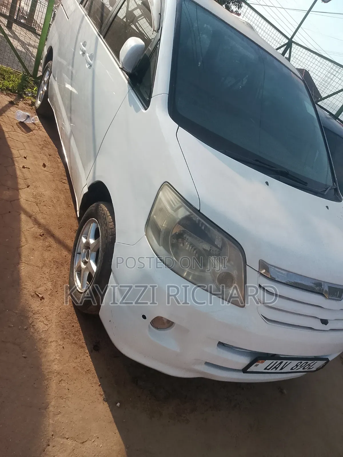 Toyota Noah 2003 White