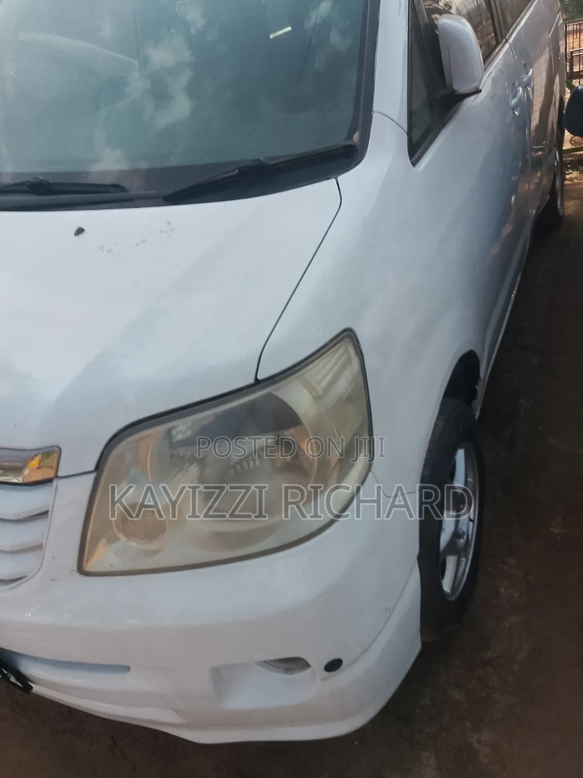 Toyota Noah 2003 White