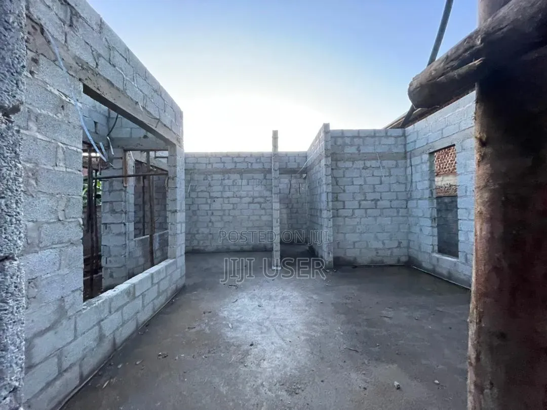 2bdrm Bungalow in Central Division for sale