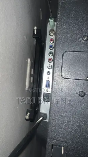Saachi Smart TV