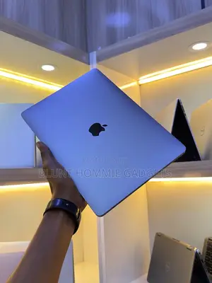 Laptop Apple MacBook Pro 2019 8GB Intel Core i7 HDD+SSD 256GB
