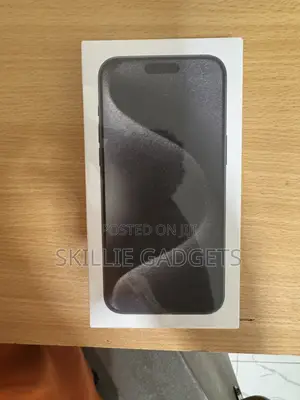 New Apple iPhone 15 Pro Max 256 GB Black