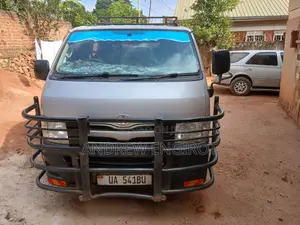 Toyota HiAce 2013 Beige