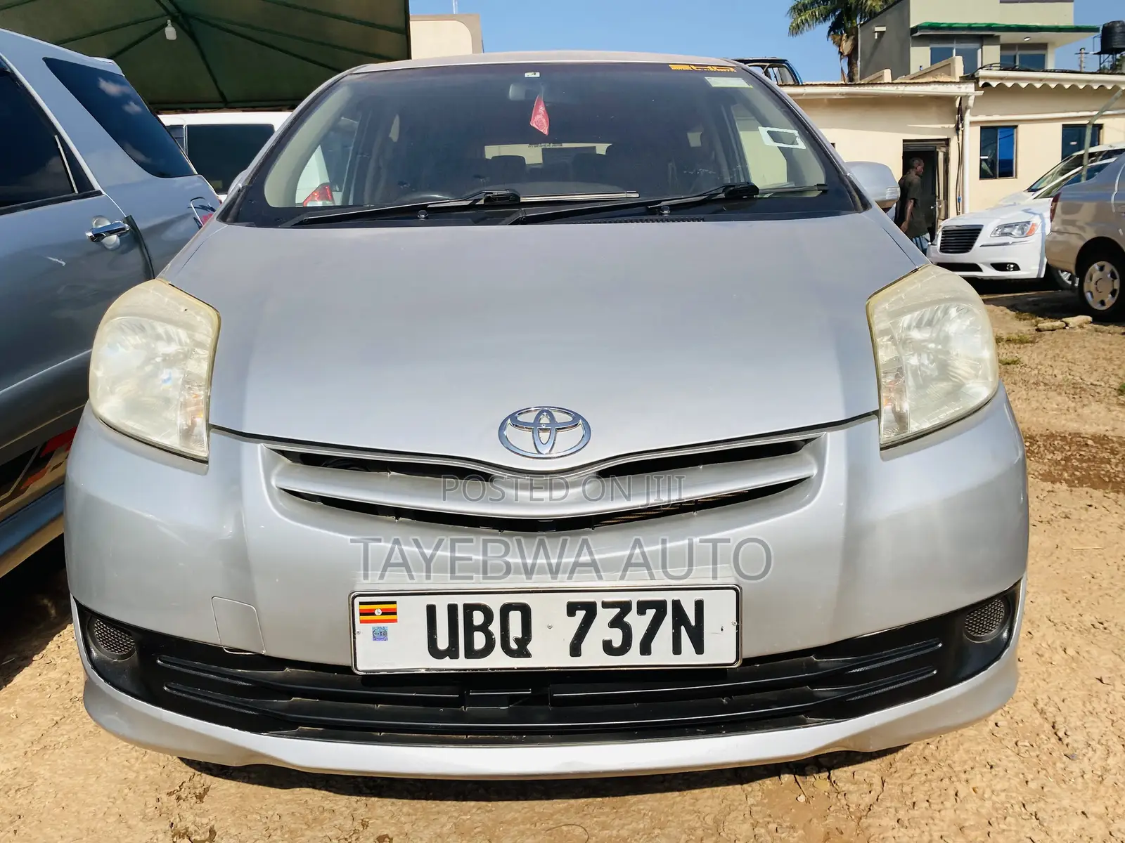 Toyota Passo Sette 2011
