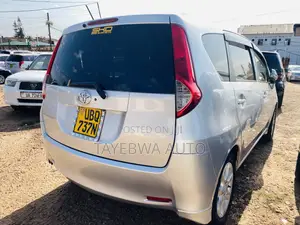 Toyota Passo Sette 2011