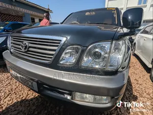 Toyota Land Cruiser Cygnus 4.7 2004 Black