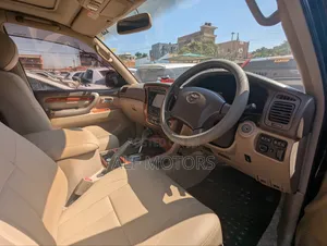 Toyota Land Cruiser Cygnus 4.7 2004 Black