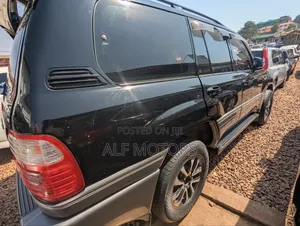 Toyota Land Cruiser Cygnus 4.7 2004 Black