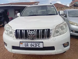 Toyota Land Cruiser Prado 2010 White