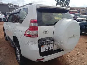 Toyota Land Cruiser Prado 2010 White