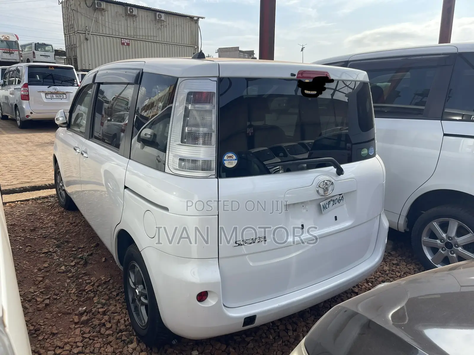 Toyota Sienta 2013 White