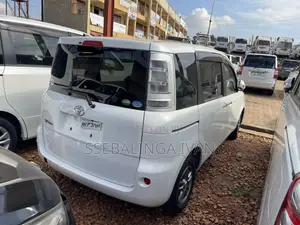 Toyota Sienta 2013 White