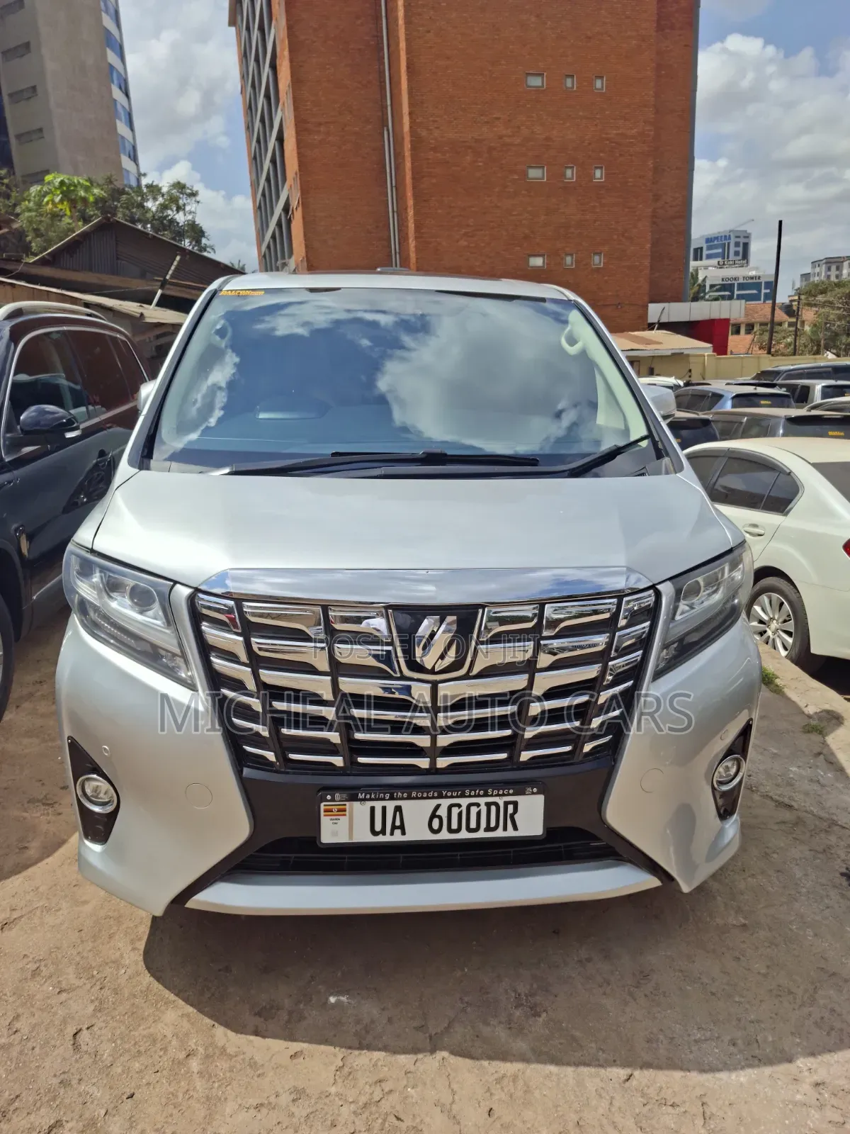 Toyota Alphard 2018 Silver