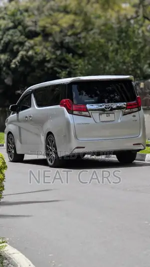 Toyota Alphard 2017 Silver