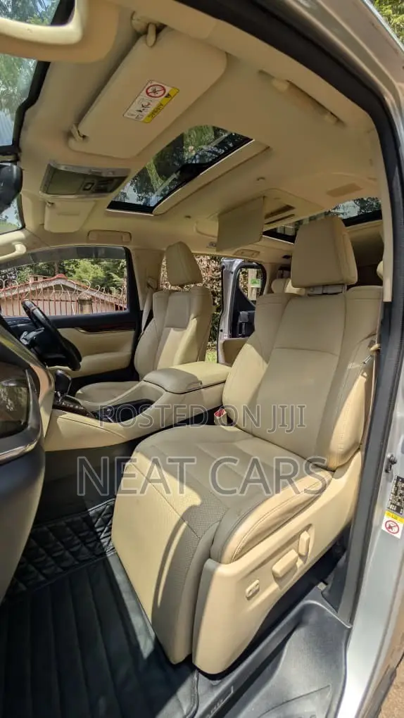 Toyota Alphard 2017 Silver