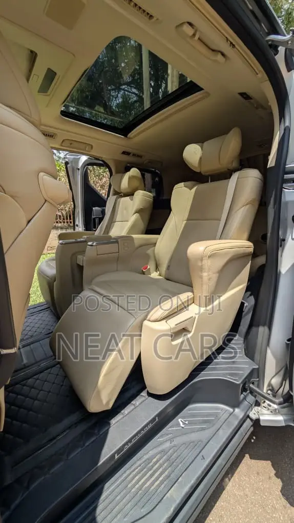 Toyota Alphard 2017 Silver