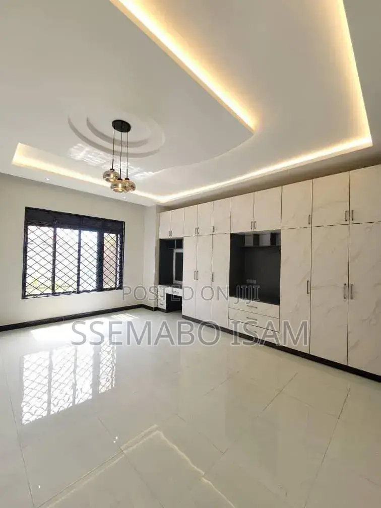 3bdrm House in Standalone Kisaasi, Central Division for rent