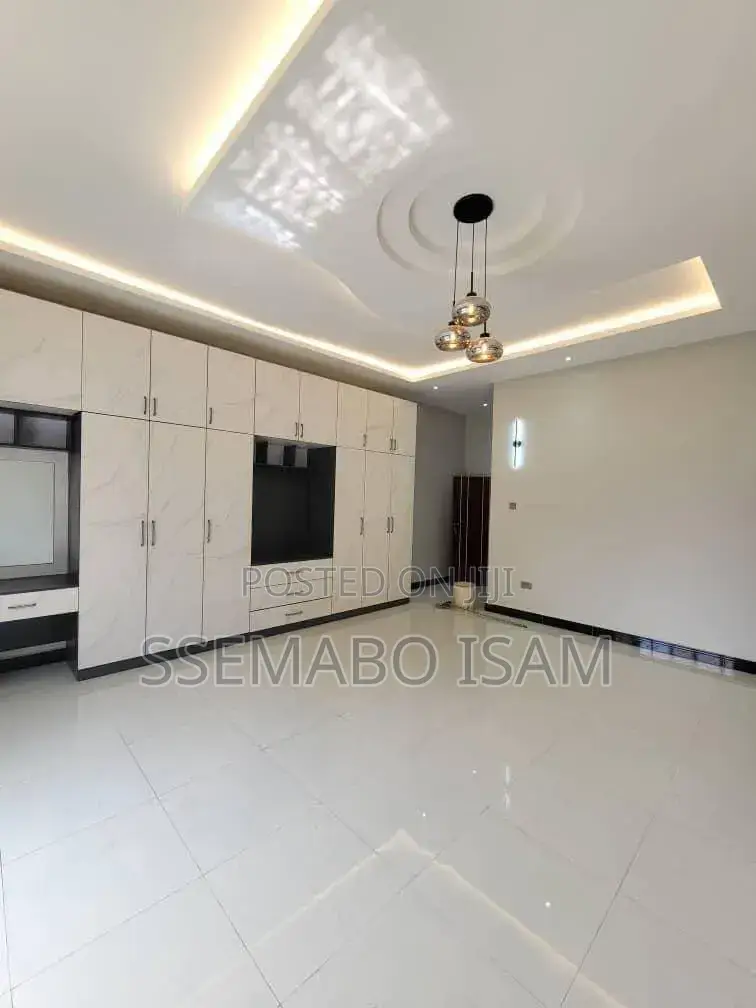 3bdrm House in Standalone Kisaasi, Central Division for rent