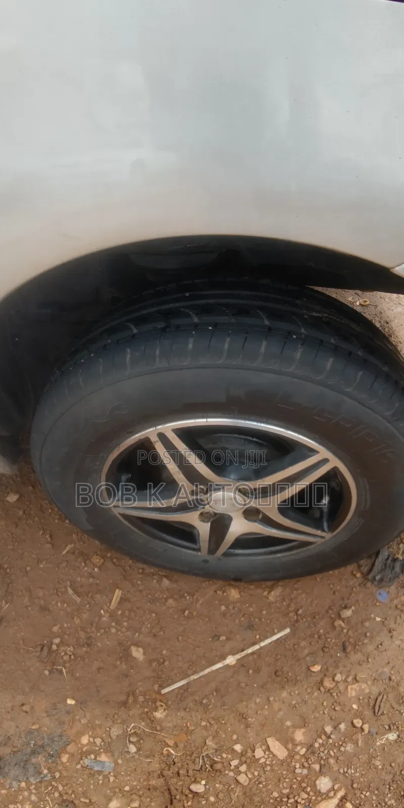 Toyota Corolla RunX 2006 Silver