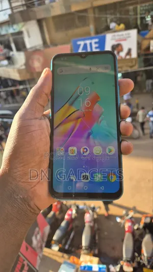 Tecno Spark 4 32 GB Blue