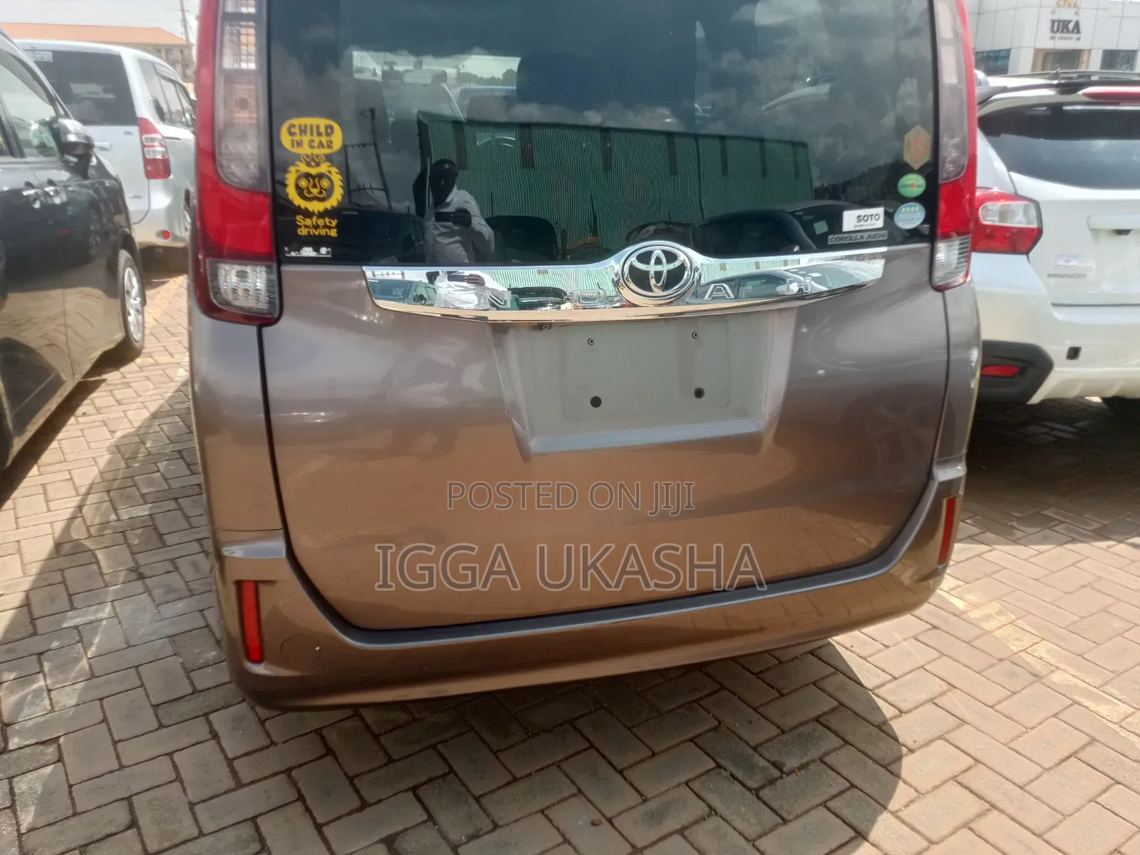 Toyota Noah 2014 Brown