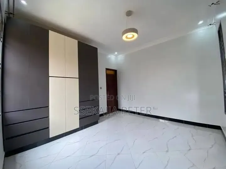 2bdrm House in Kisaasi, Central Division for rent