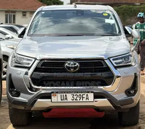 Toyota Hilux Revo Double Cab Deisel 2.8 AWD 2020 Silver