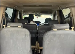 Toyota Sienta 2010 Silver