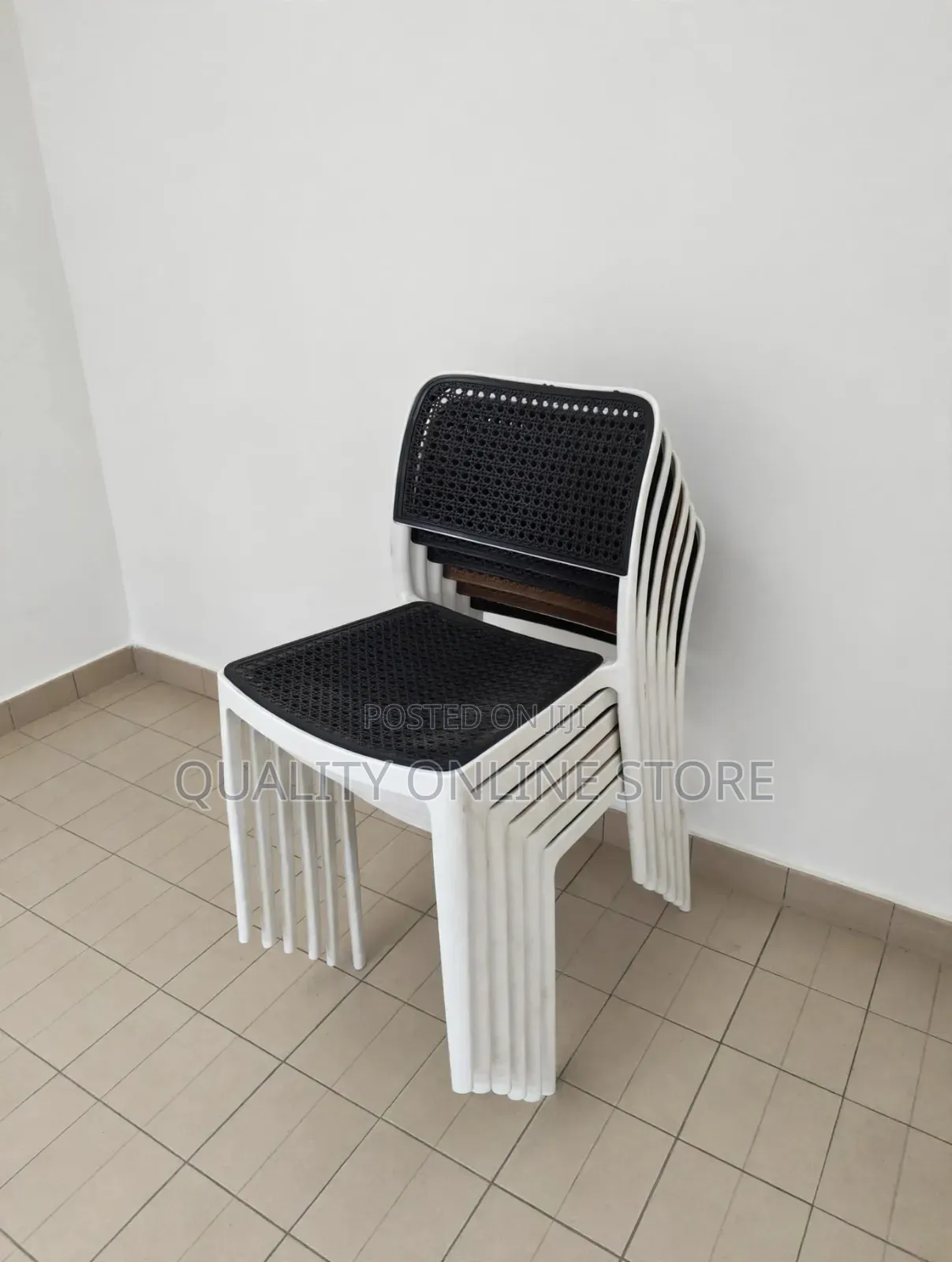 Black/White Plastic Chairs Plastic Chairs