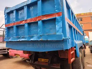 Nissan Diesel Tipper
