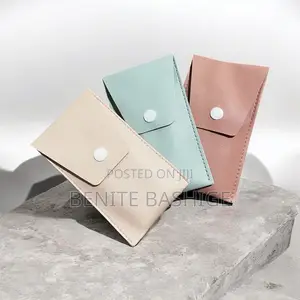 Mini Material of Make Up
