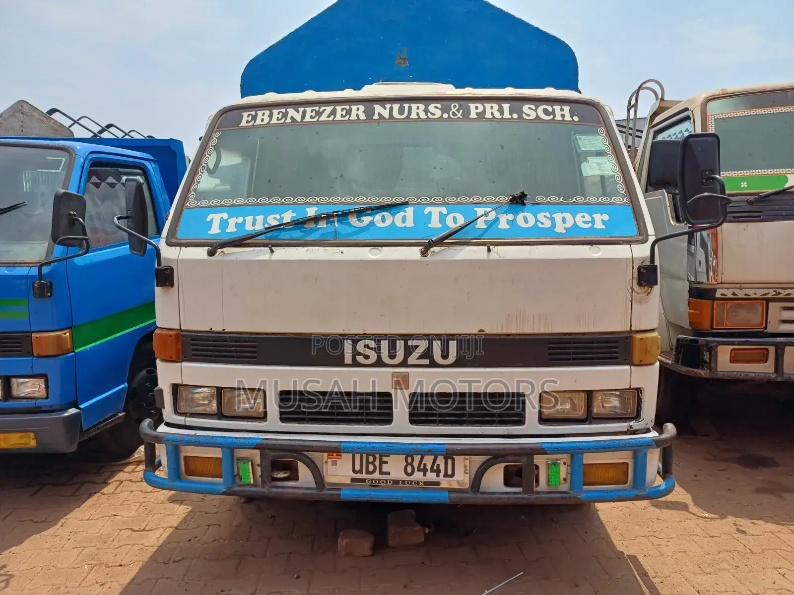 Isuzu Truck White