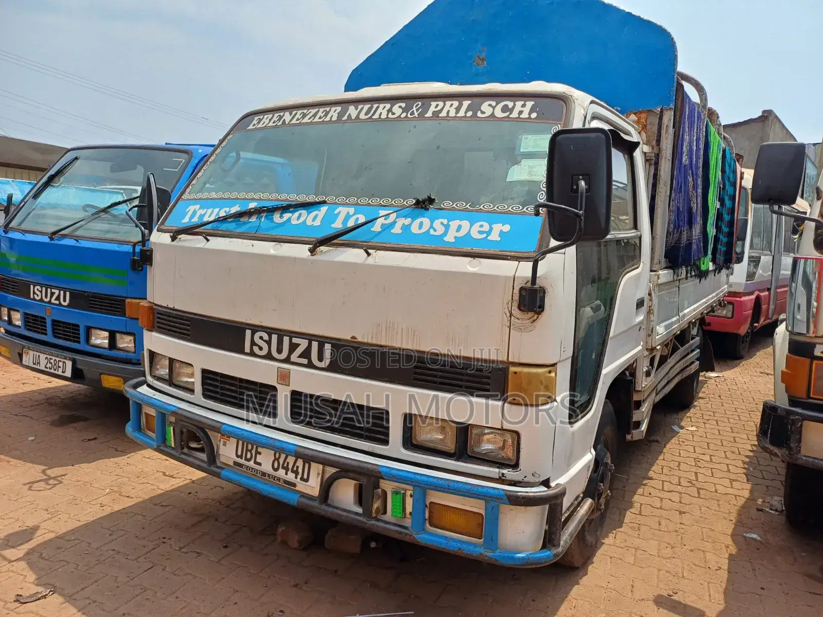 Isuzu Truck White